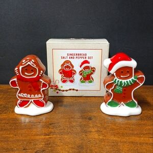 Cracker Barrel Ceramic Holiday Gingerbread Boy Girl Salt & Pepper Shakers Set